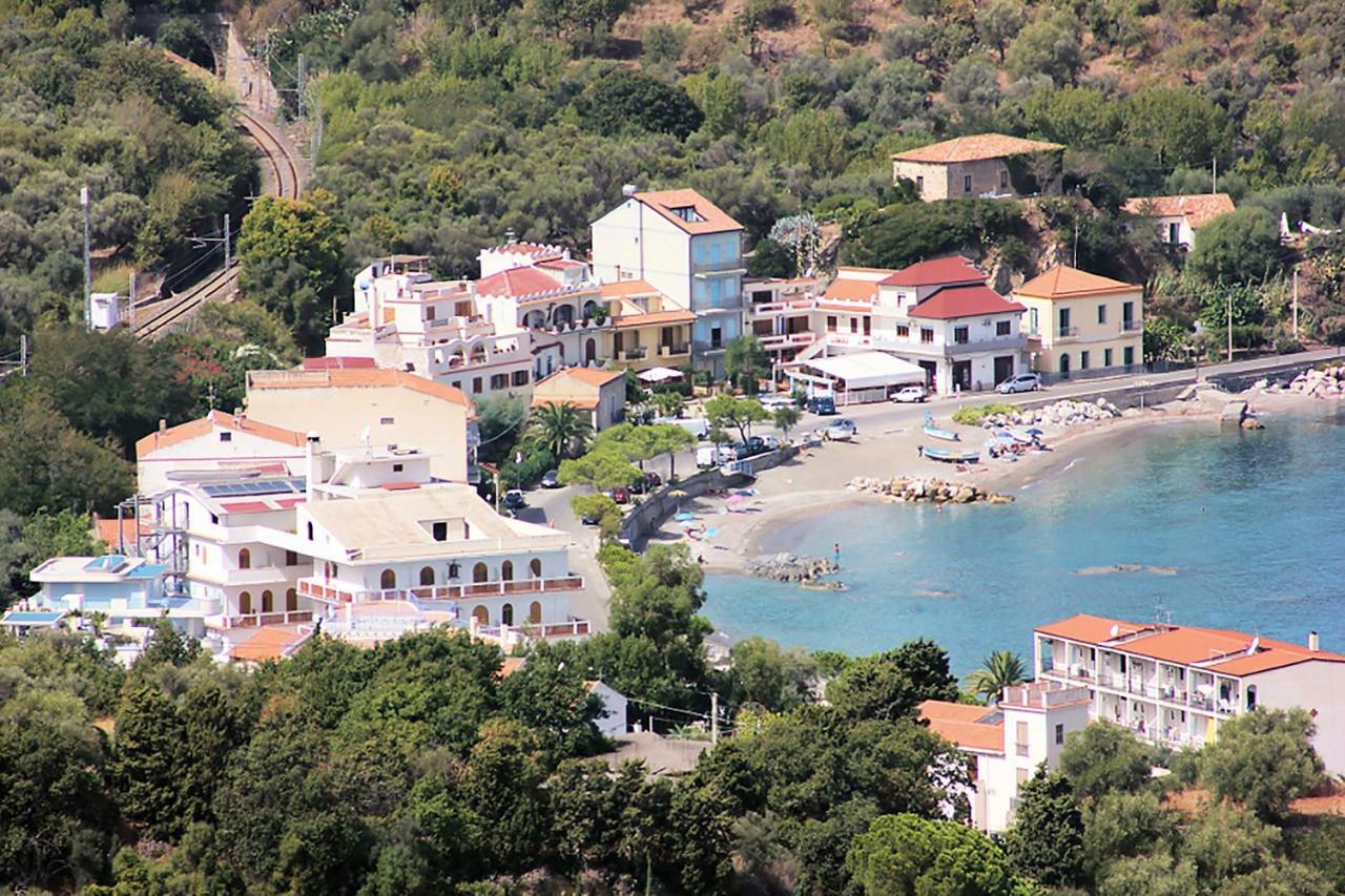 La Casa Di Aurelio Appartement Capo dʼOrlando Buitenkant foto